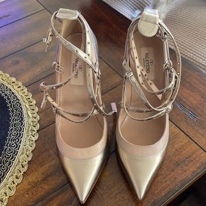 Authentic valentino shoes size 6 1/2